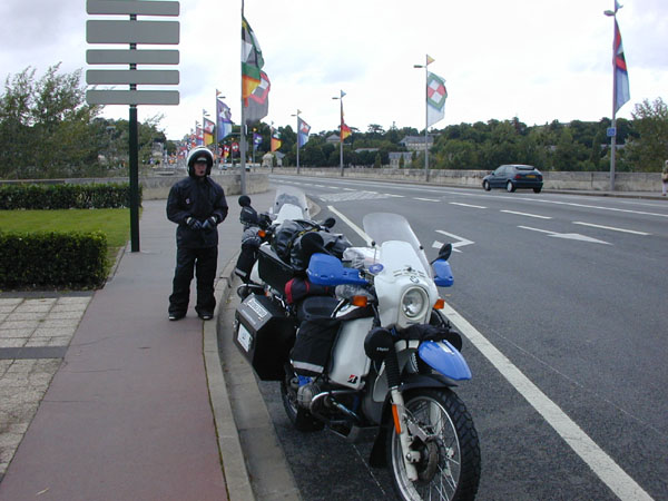 photo taken in town of tour in france 080902
