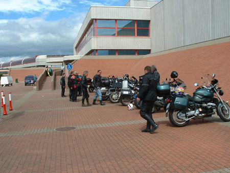 15Reception committee ready to leave